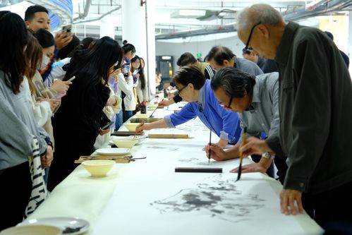 一場文化藝術與高校的 碰撞 汴梁書畫研究院走進商丘學院應用科技學院